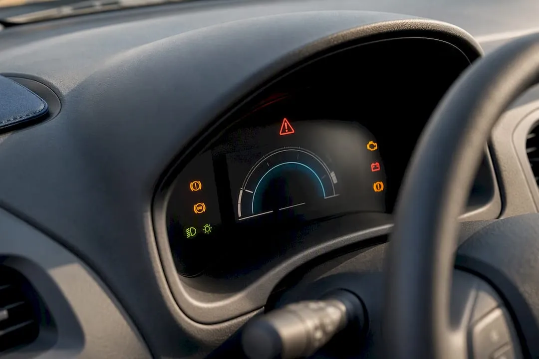 Anonymous dashboard with hybrid warning indicators